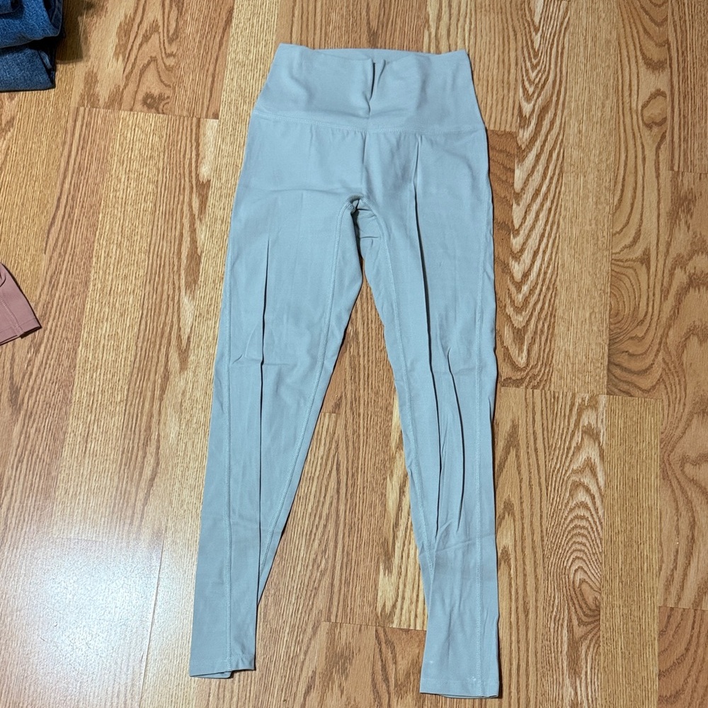 No front seam leggings